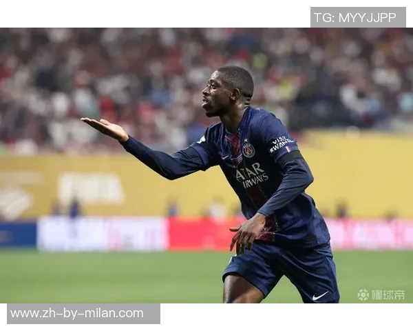 世界足坛身高最高的球员是谁揭秘他在场上的巨大优势与挑战 世界足坛身高最高的球员是谁揭秘他在场上的巨大优势与挑战